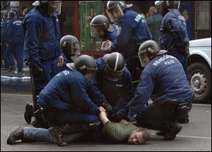Big Brother remplit ses prisons